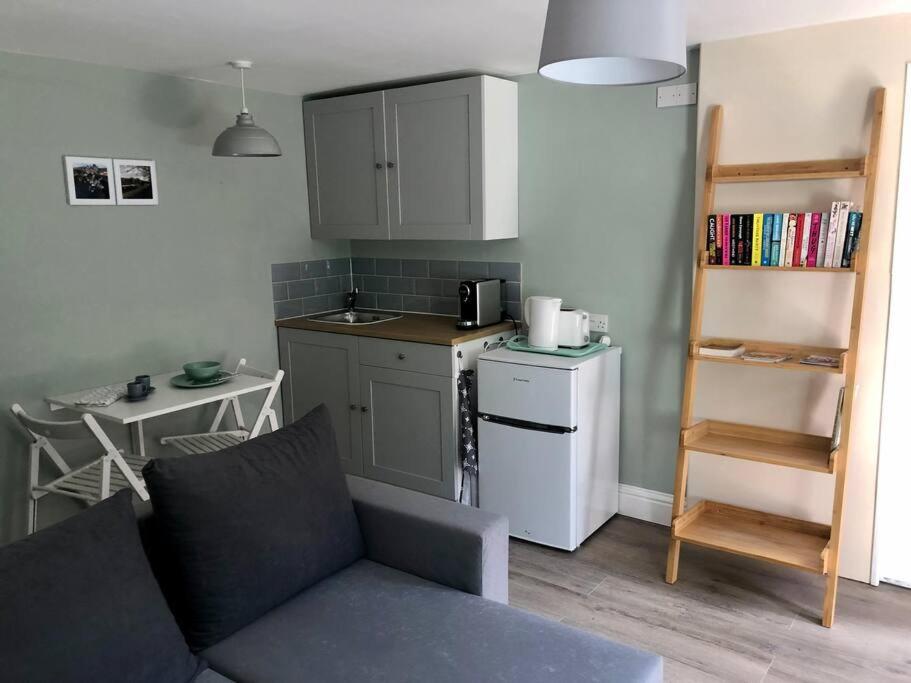 Quiet And Cosy Flat, Close To Centre Apartment *