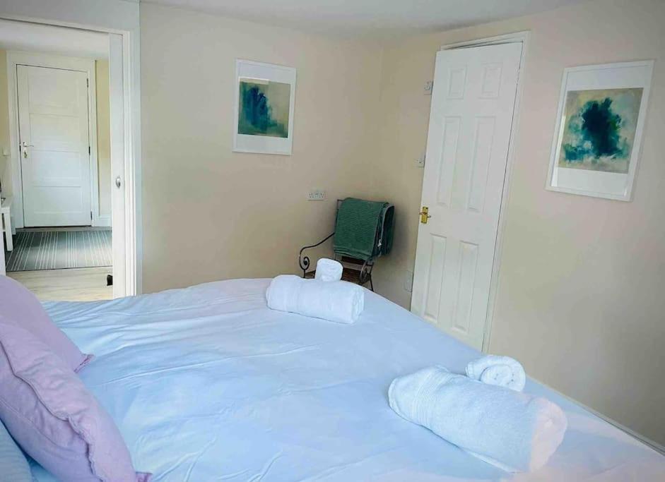 Quiet And Cosy Flat, Close To Centre Apartment Bath